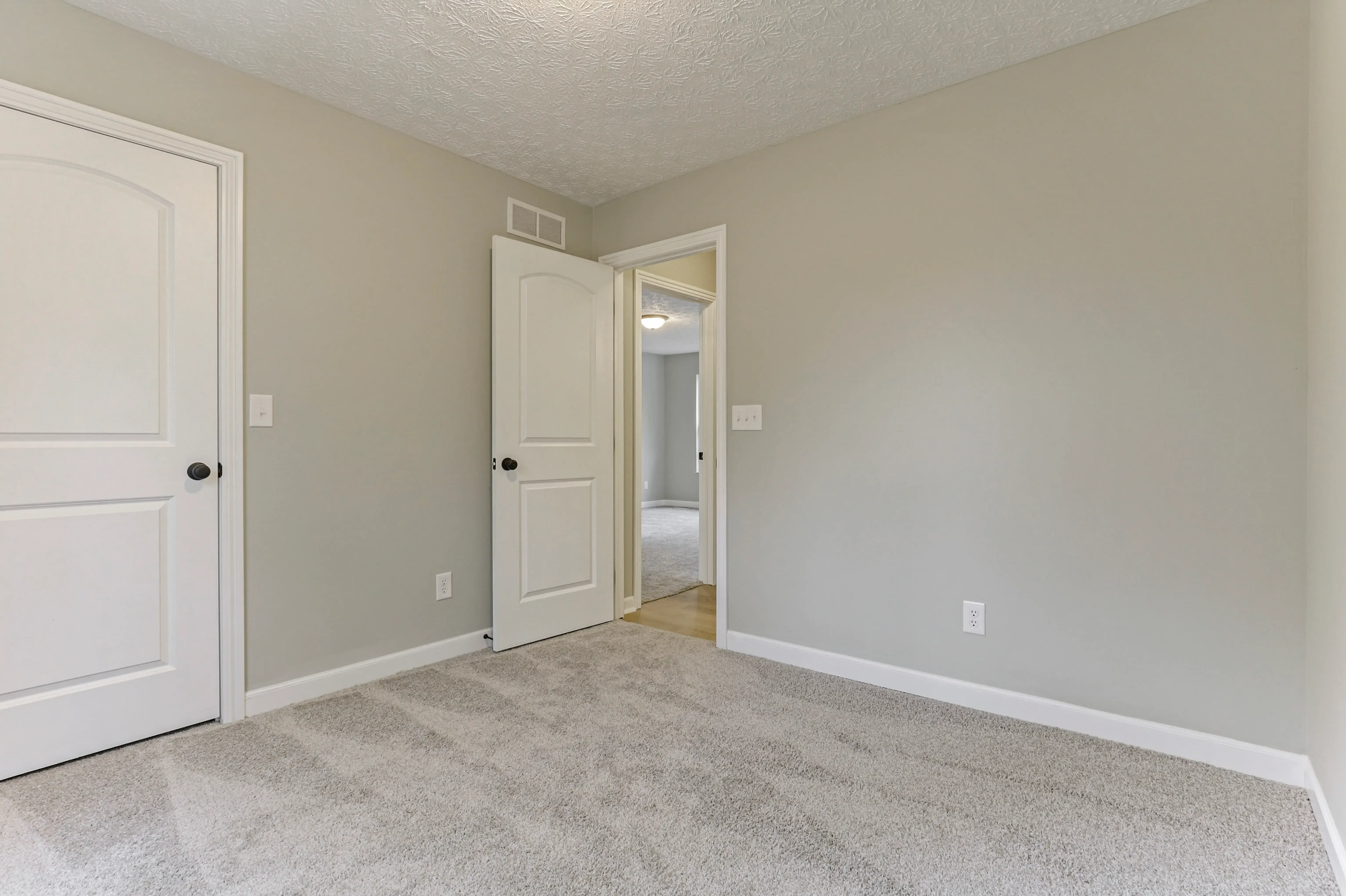 Whole Home Interior Painting - Image 4